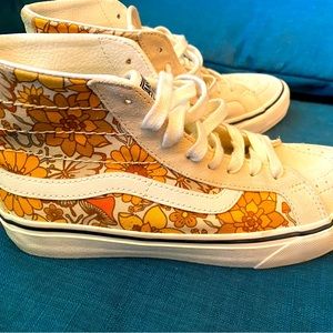 NWOT Vans Trippy Floral high top sneakers
